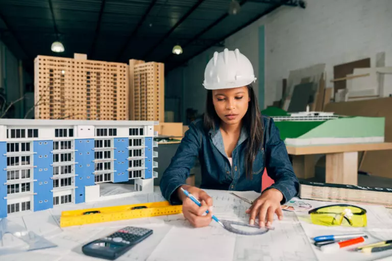 Trabalho que exige conhecimento das relações entre ângulos